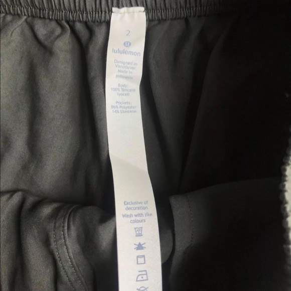 Lululemon Women’s Move Lightly Short - Picture 5 of 6